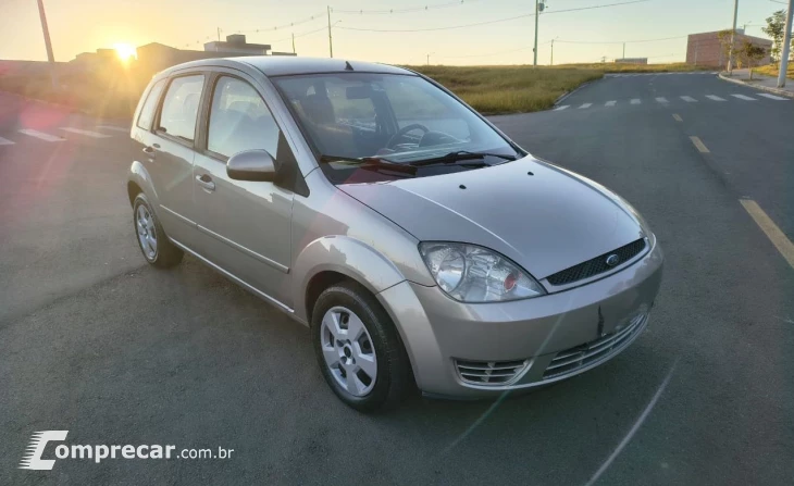 FIESTA 1.6 MPI Class Hatch 8V