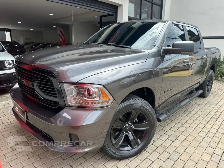 1500 5.7 V8 Limited Night Edition CD 4X4