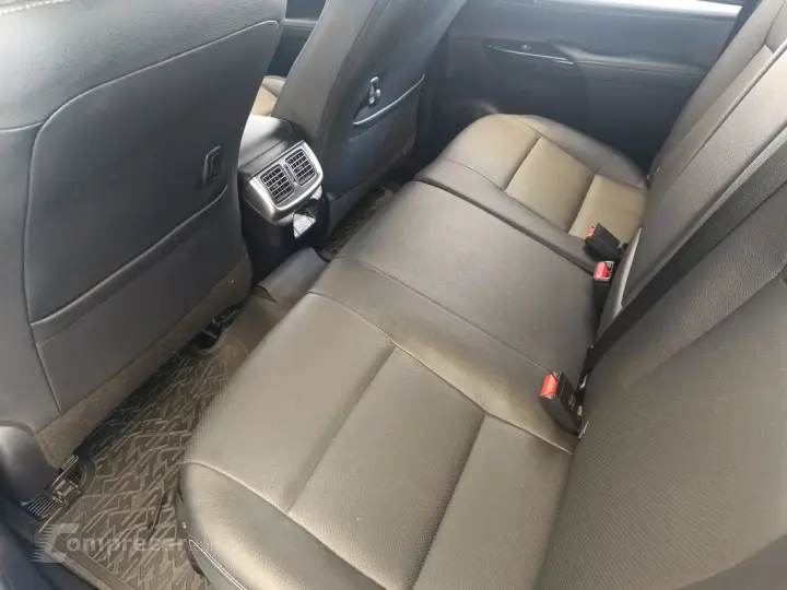 HILUX 2.8 D-4D TURBO CD SRX PLUS 4X4 AUTOMÁTICO