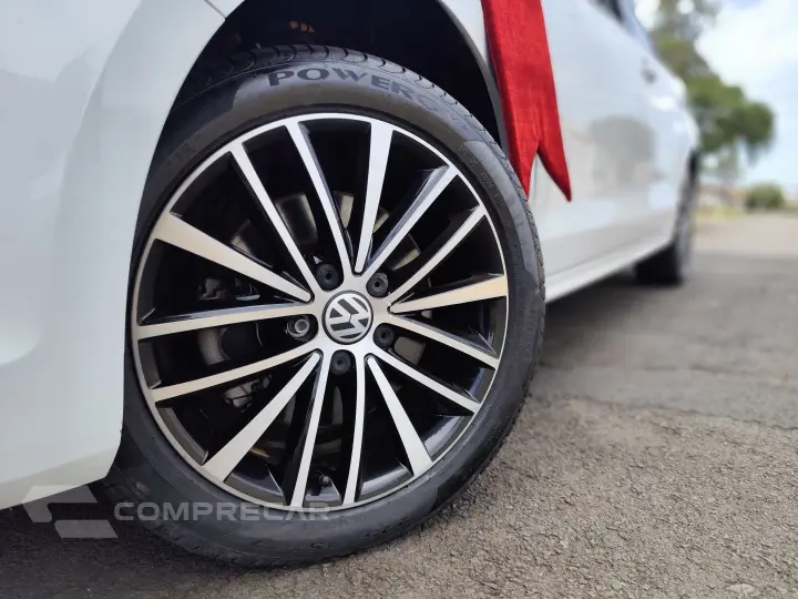 JETTA 2.0 TSI HIGHLINE 211CV GASOLINA 4P TIPTRONIC
