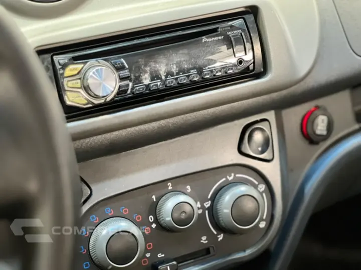 UNO 1.0 EVO VIVACE 8V FLEX 4P MANUAL