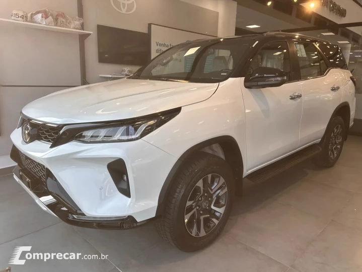 HILUX SW4 2.8 D-4D TURBO DIAMOND 7L 4X4 AUTOMÁTICO