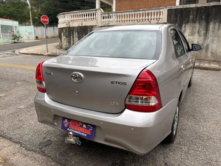 ETIOS 1.5 X Sedan 16V