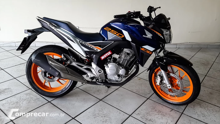 CB 250F Twister