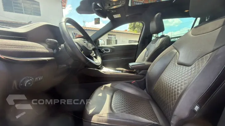 Commander 1.3 16V 4P FLEX T270 OVERLAND TURBO AUTOMÁTICO AT6