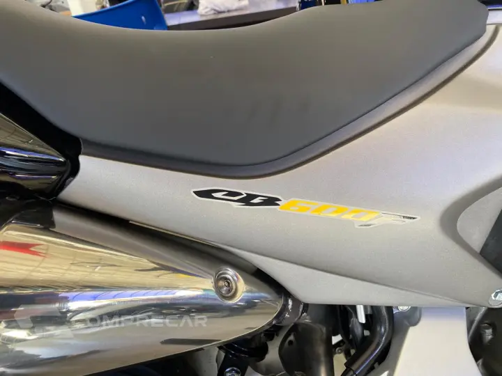 CB 600F HORNET