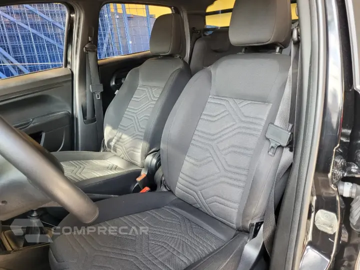 Strada Freedom 1.3 Flex 8V CD