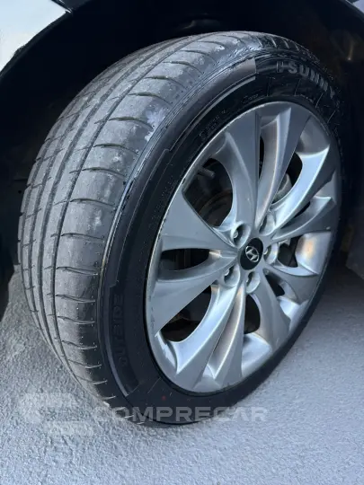 AZERA 3.0 MPFI GLS V6 24V