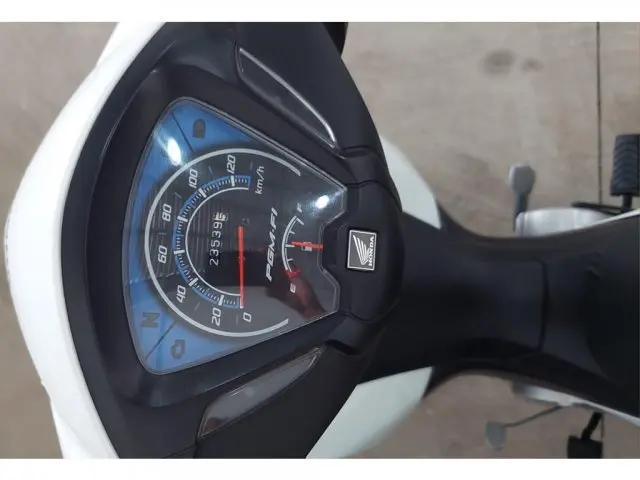 BIZ 110i - Street