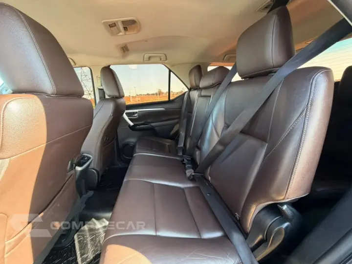 HILUX SW4 2.8 SRX 4X4 7 LUGARES 16V TURBO INTERCOOLER DIESEL