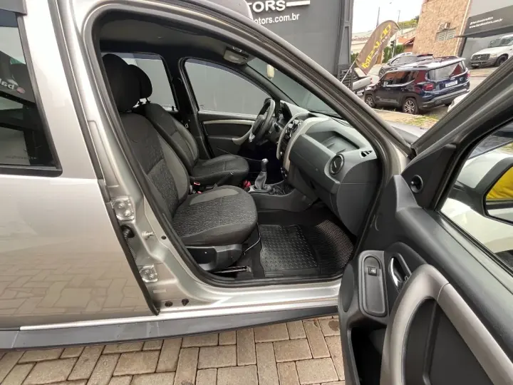 DUSTER Expression 1.6 Hi-Flex 16V Mec.