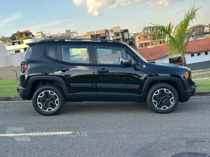 RENEGADE 2.0 16V TURBO DIESEL TRAILHAWK 4P 4X4 AUTOMÁTICO