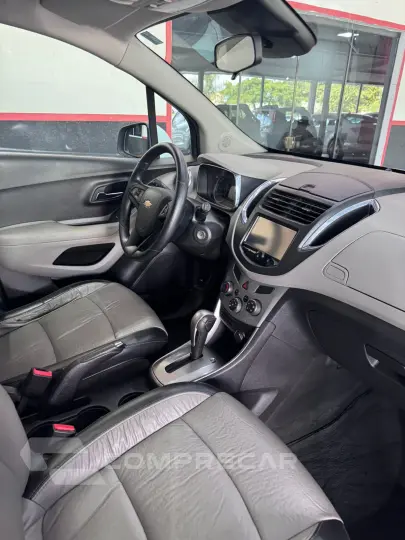 Tracker 1.8 LTZ com teto solar