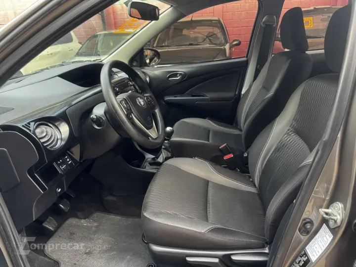 Etios Sedan 1.5 16V 4P FLEX XS