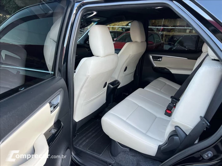 HILUX SW4 2.8 D-4D TURBO DIESEL DIAMOND 7L 4X4 AU