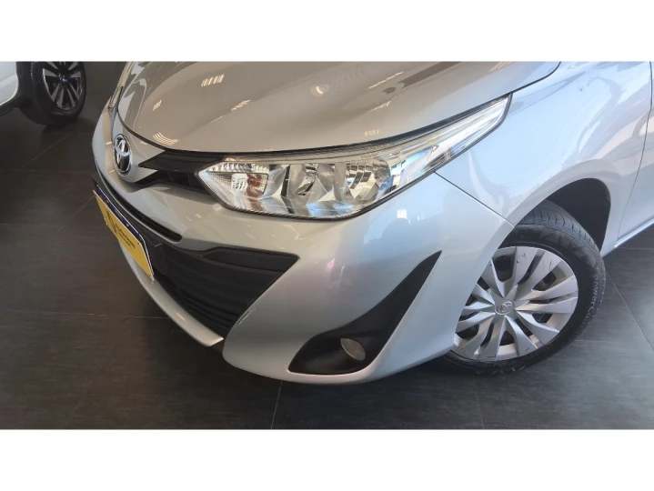 YARIS 1.5 16V FLEX SEDAN XL LIVE MULTIDRIVE