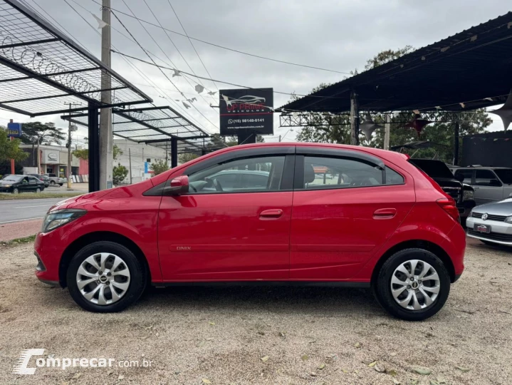 Onix Hatch 1.4 4P FLEX LT AUTOMÁTICO