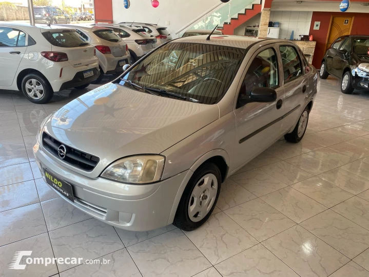 CORSA 1.8 MPFI Maxx Sedan 8V