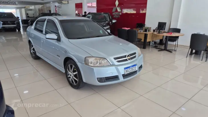 ASTRA 2.0 MPFI Advantage Sedan 8V