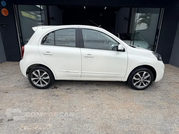MARCH 1.6 SL 16V FLEX 4P MANUAL