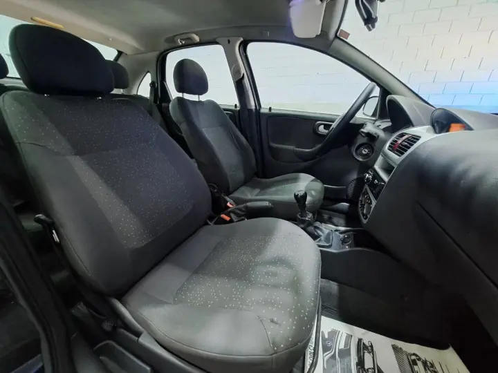 Corsa 1.4 Mpfi Premium Sedan 8V Flex 4P Manual