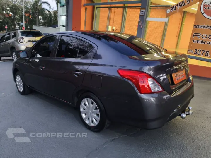 Versa Sedan 1.0 4P FLEX