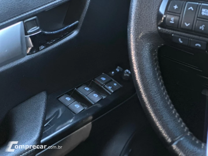 HILUX 2.8 D-4D TURBO DIESEL CD SRX 4X4 AUTOMÁTICO