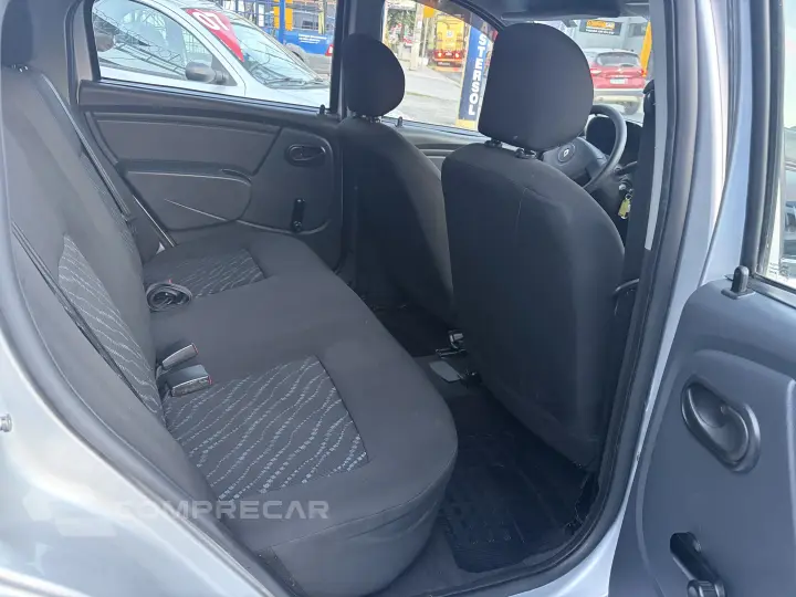 LOGAN 1.0 Authentique 16V