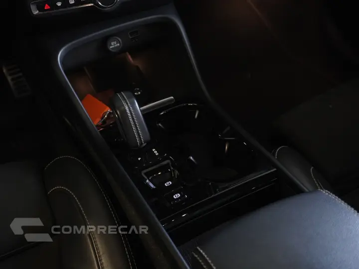 XC40 1.5 T5 RECHARGE R-DESIGN GEARTRONIC