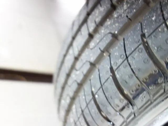 KA - 1.0 MPI 8V 2P MANUAL