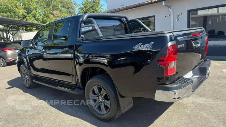 Hilux Caminhonete 2.8 16V 4P SR 4X4 DIESEL CABINE DUPLA AUTO