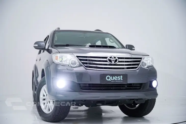 Hilux SW4 SRV D4-D 4x4 3.0 TDI Dies. Aut