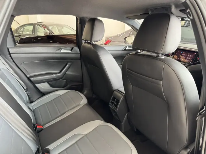 Nivus 1.0 4P FLEX 200 TSI HIGHLINE TURBO AUTOMÁTICO