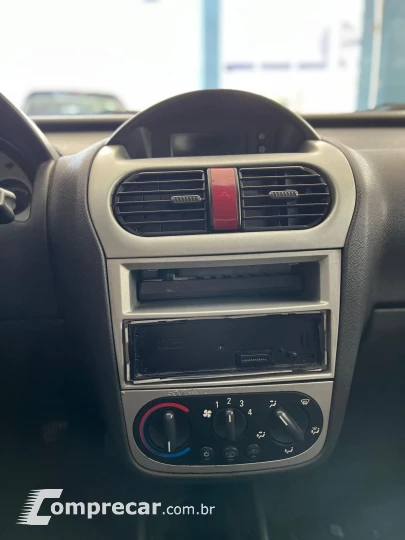 CORSA 1.4 MPFI Premium Sedan 8V