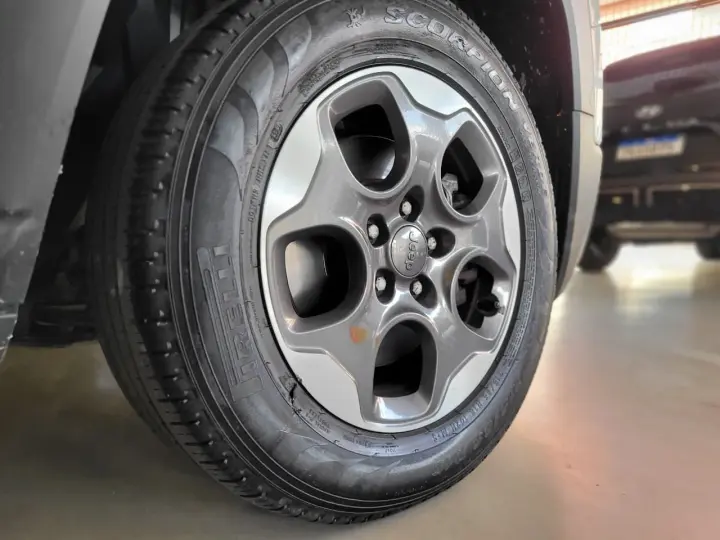 Renegade Sport 1.8 4x2 Flex 16V Mec.