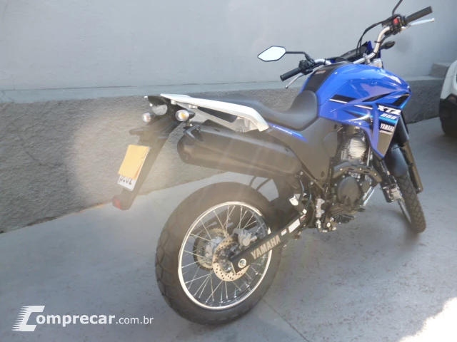 XTZ 250 LANDER