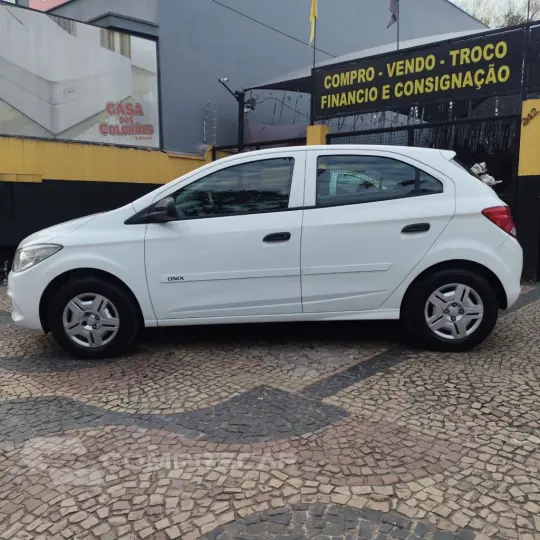 ONIX HATCH LT 1.0 8V FlexPower 5p Mec.