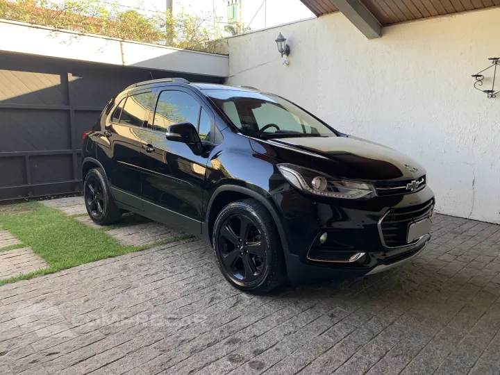 TRACKER 1.4 16V Turbo Midnight