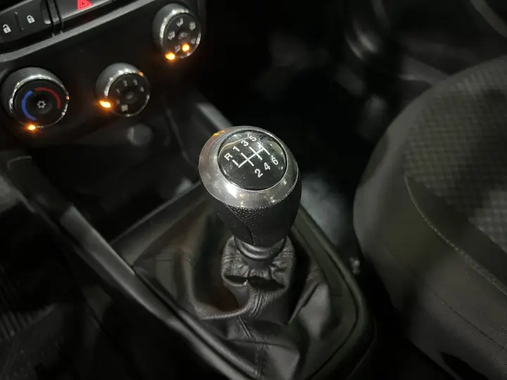 ONIX 1.0 MPFI LT 8V FLEX 4P MANUAL