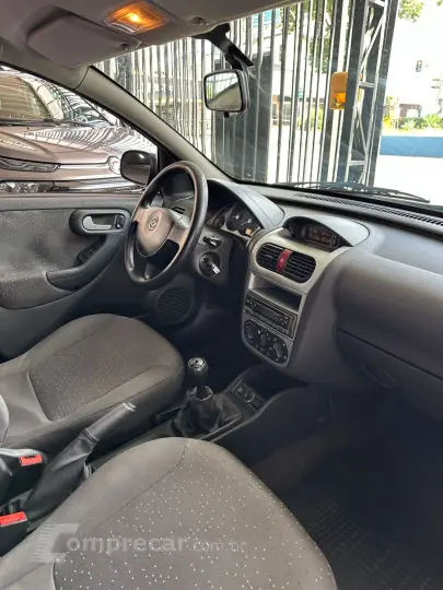 CORSA 1.8 MPFI Premium 8V