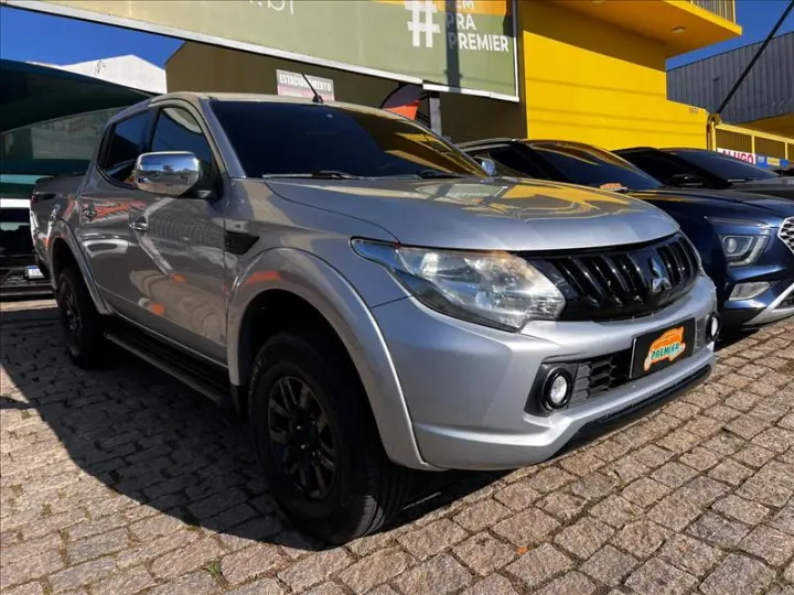 L200 TRITON 2.4 16V Turbo Sport Hpe-s CD 4X4