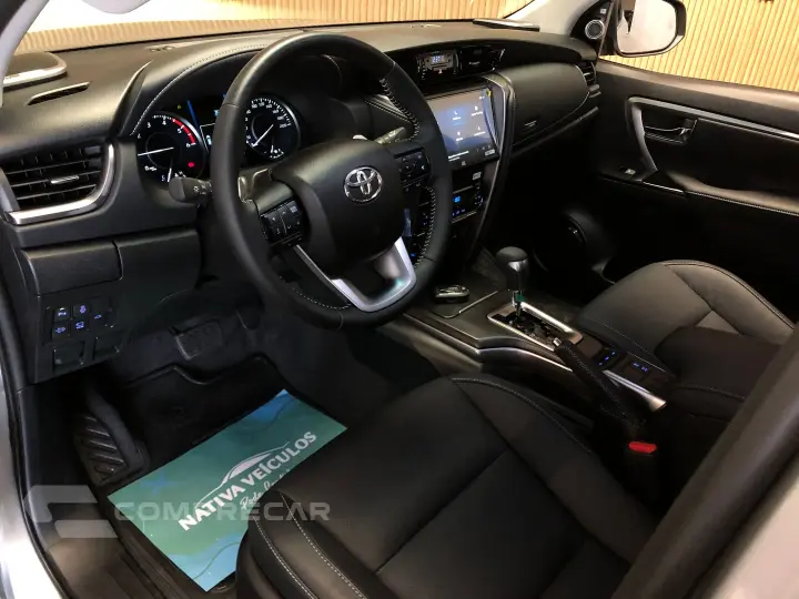 Hilux Sw4 2.8 D-4D Turbo Diesel Srx Platinum 7L 4X4 Automáti