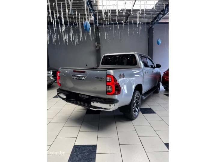 HILUX 2.8 D-4D TURBO DIESEL CD SRX 4X4 AUTOMÁTICO