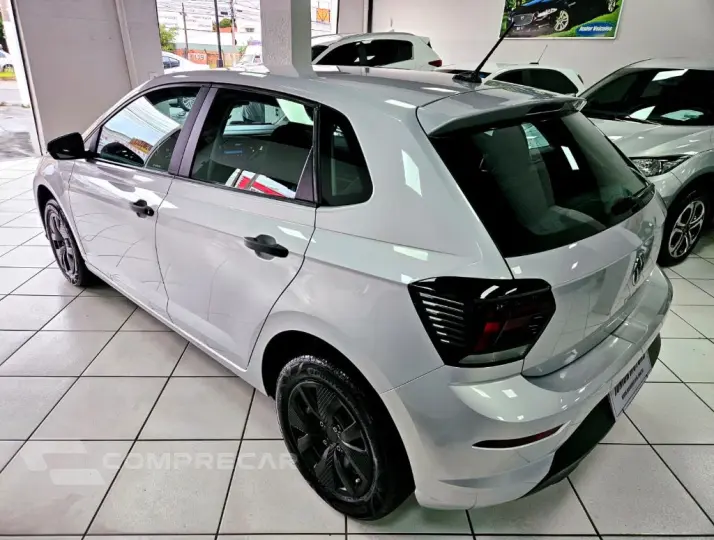 Polo Track 1.0 Flex 12V 5p