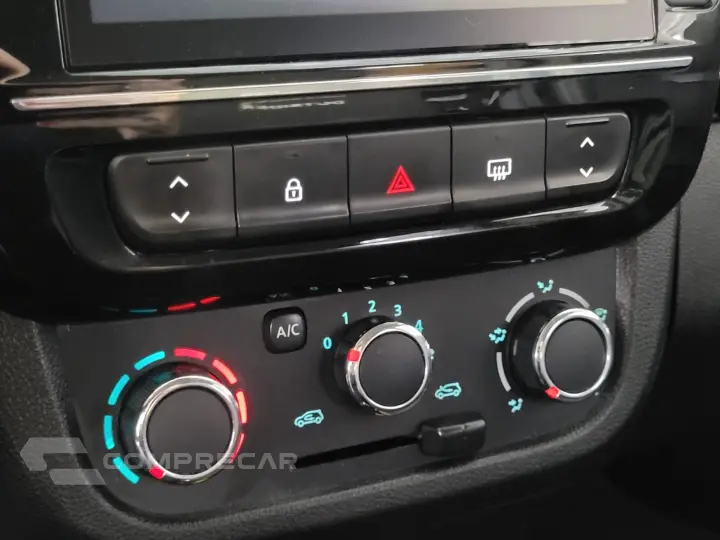 Kwid KWID OUTSIDER 1.0 Flex 12V 5p Mec.