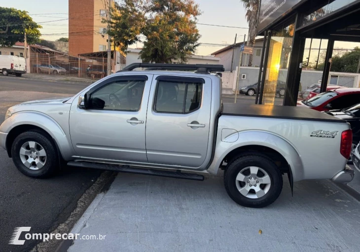 Frontier LE CD 4x4 2.5 TB Diesel Mec.