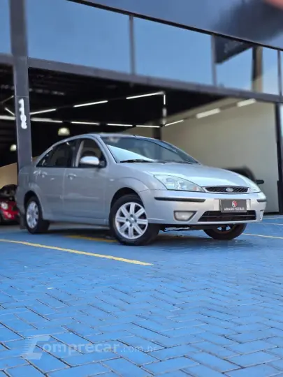 Focus Ghia Sed. 2.0 16V/ 2.0 16V Flex 4p