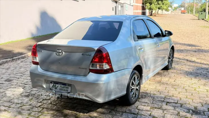 ETIOS 1.5 PLATINUM SEDAN 16V FLEX 4P AUTOMÁTICO