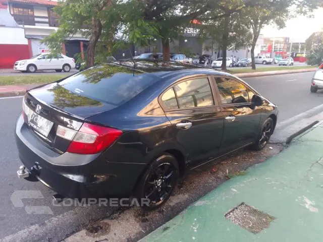 CIVIC - 1.8 EXS 16V 4P AUTOMÁTICO