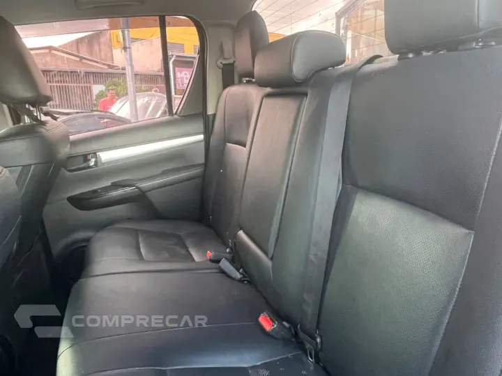 Hilux 2.8 D-4D TURBO DIESEL CD SRX 4X4 AUTOMÁTICO